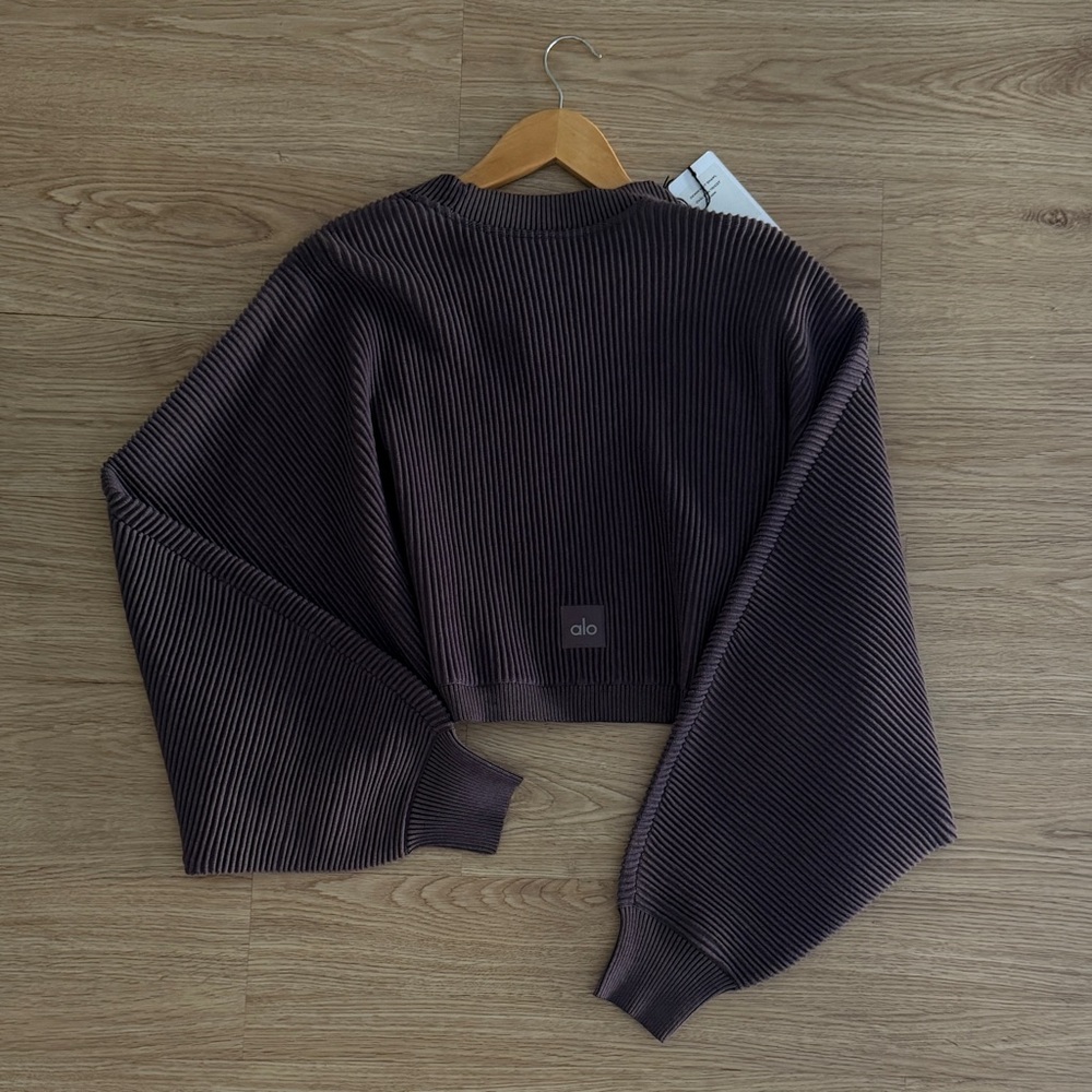 Alo Yoga Denim Knit Shawl in Raisinette/ Black size M/L- NWT - Picture 3 of 8